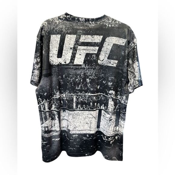 NWT UFC Men’s Black White Graphic Short Sleeve Tee Shirt - Size Medium - Picture 2 of 5